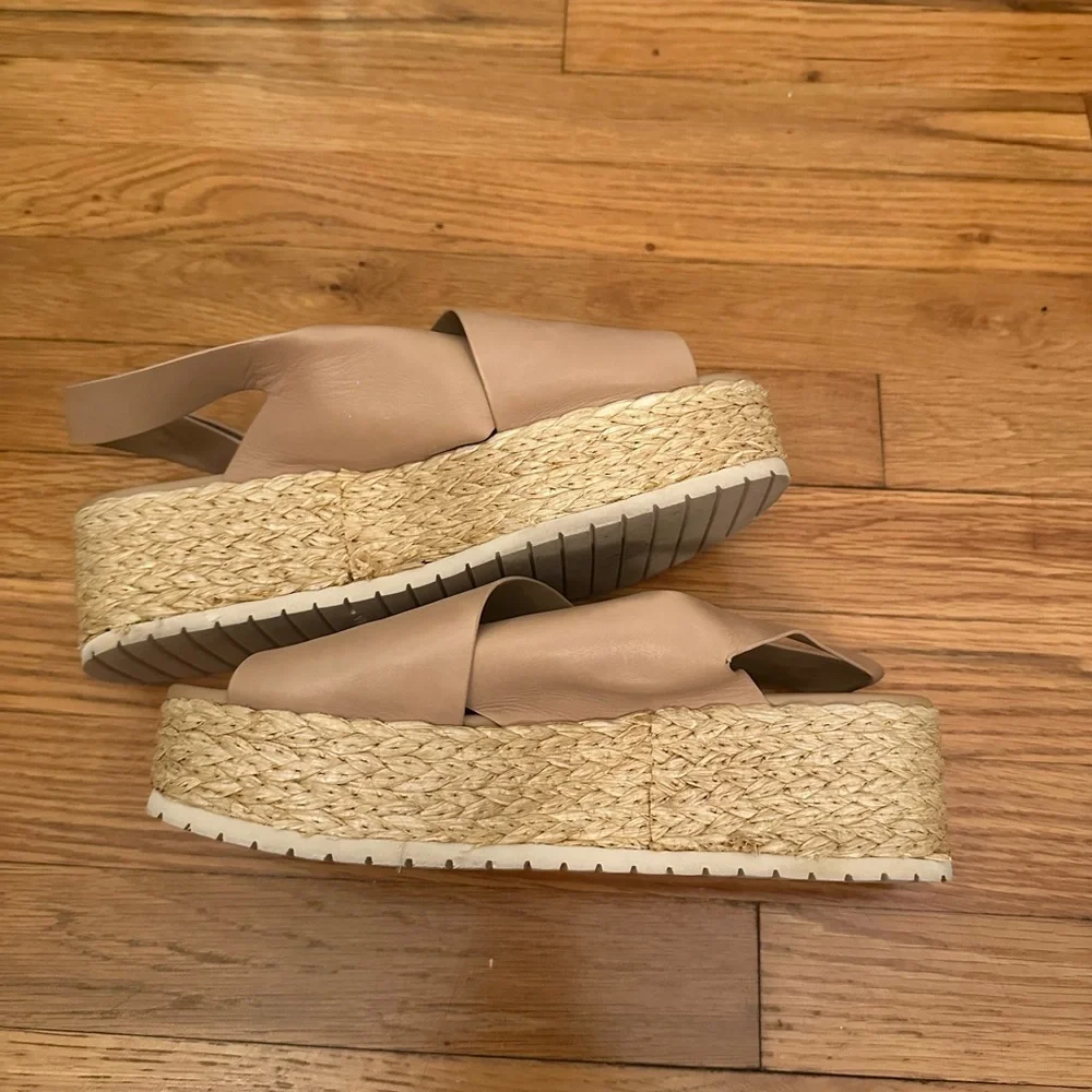 Vince Beige Espadrille Sandals Size 9M